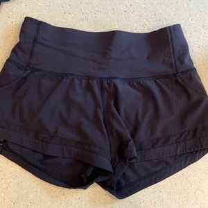 Lululemon high rise navy shorts 2.5”